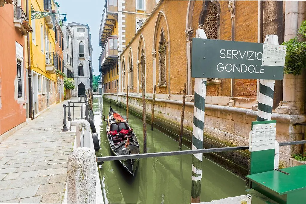 Ve.N.I.Ce Cera Casa Santo Stefano Apartment Venice Italy