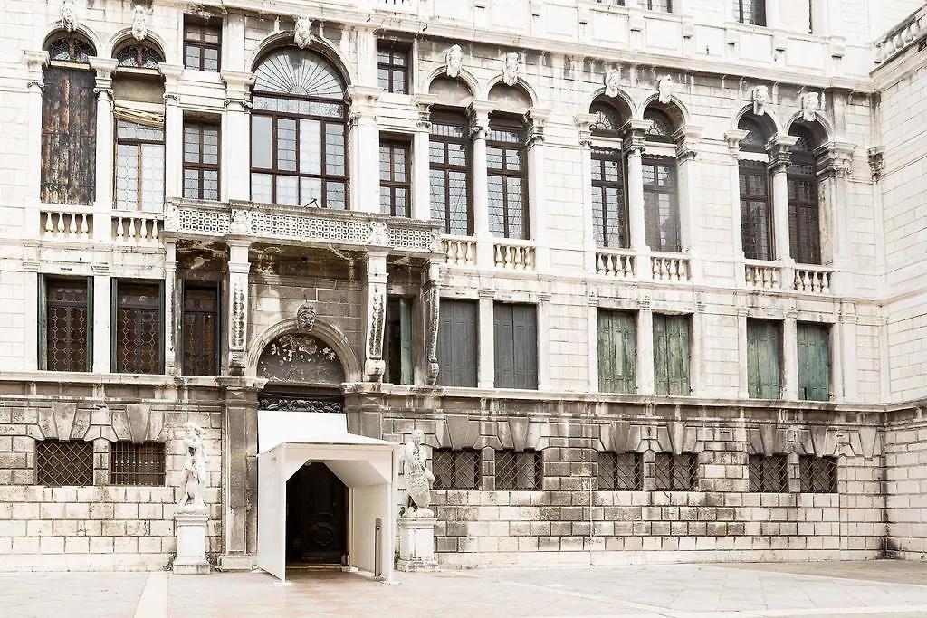 Ve.N.I.Ce Cera Casa Santo Stefano Apartment Venice Italy