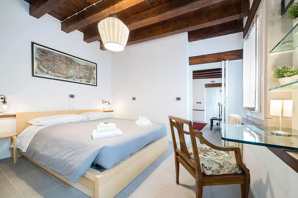 Ve.N.I.Ce Cera Casa Santo Stefano Apartment Venice